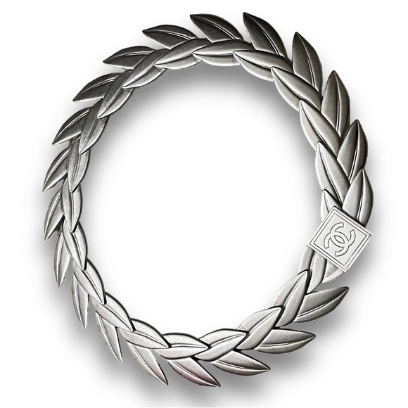 Chanel Spring 2002 Runway Laurel Leaf Silver Belt - Picture 5 of 13